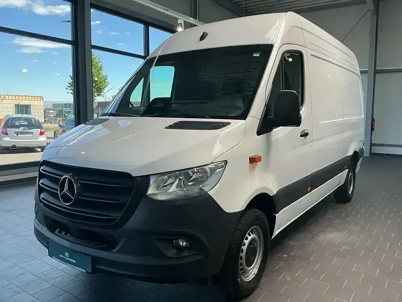 Używany Mercedes Sprinter 170 KM (125 kW) 2024 Biały Van