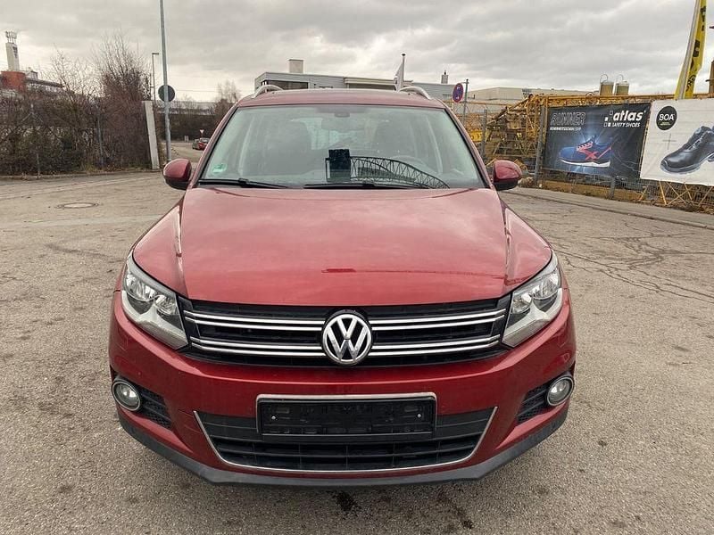 Rot Gebraucht 2012 VW Tiguan Sportline SUV | 7.999 € (Guter Preis) - Bild 1/4