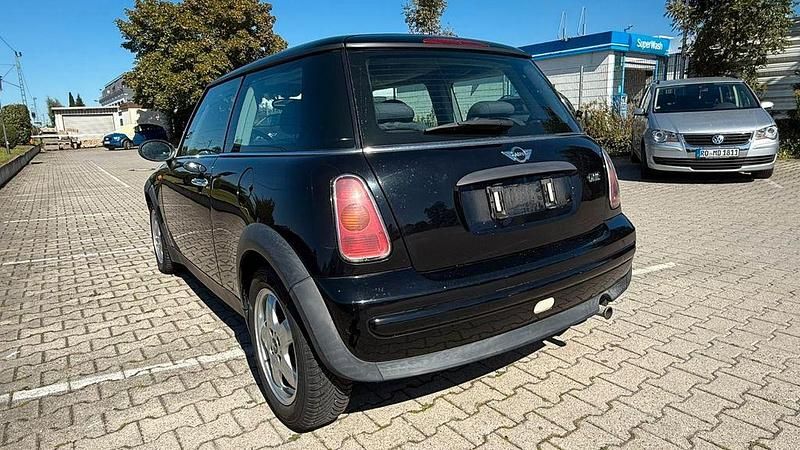Usado Mini ONE 90 HP (66 kW) 2002 Preto Citadino