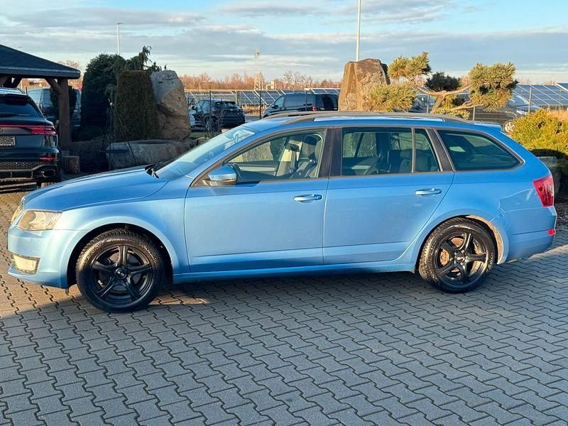Gebraucht Skoda Octavia Ambition 150 PS (110 kW) 2016 Denimblau metallic Kleinwagen