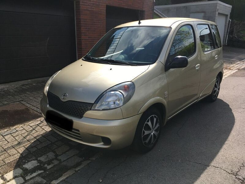 Gold Gebraucht 2002 Toyota Yaris Verso Van / Kleinbus | 2.900 € (Fairer Preis) - Bild 1/4