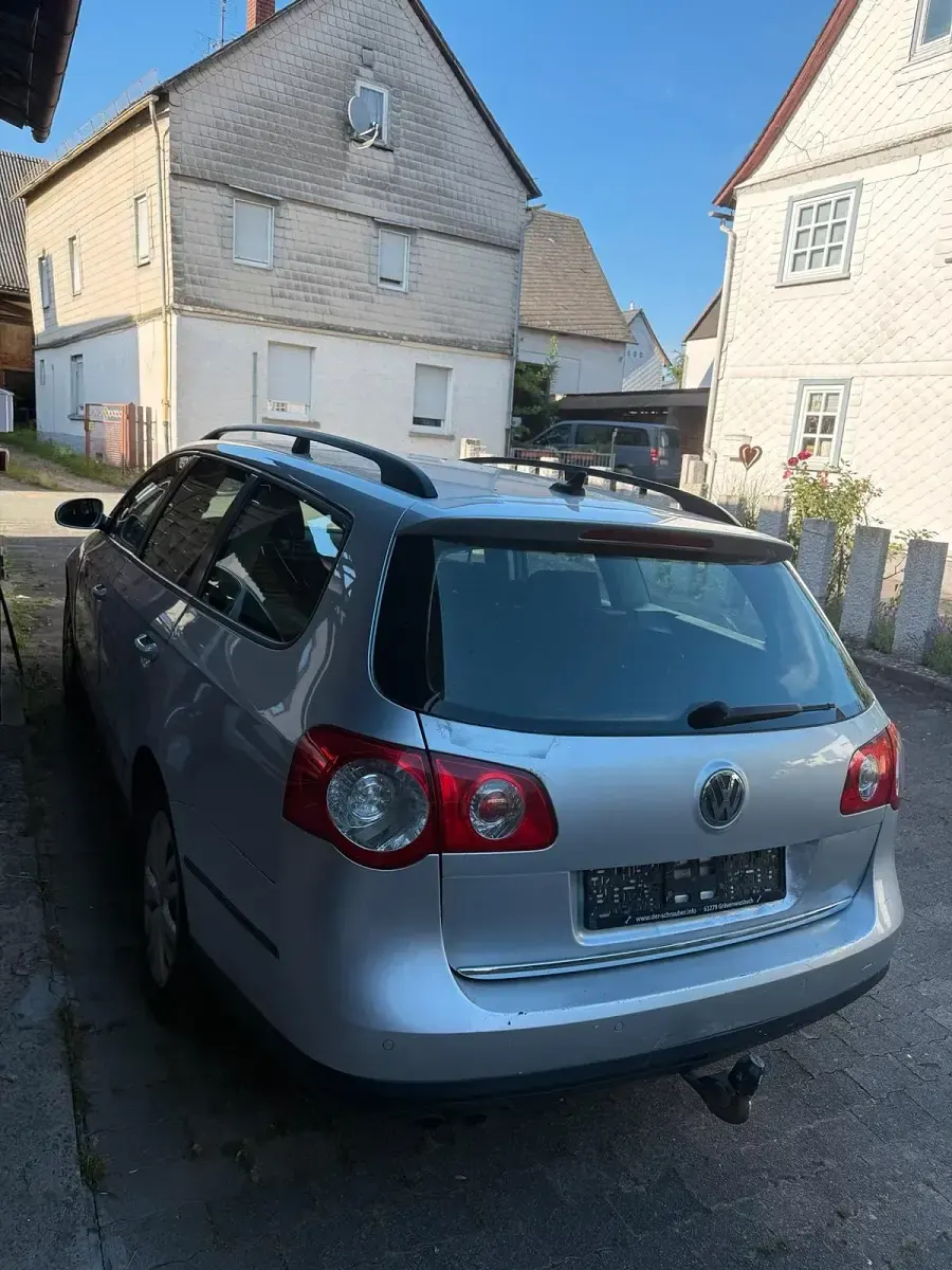 Gebraucht VW Passat 140 PS (102 kW) 2009 Silber Kombi