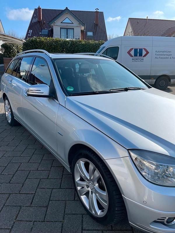 Gebraucht Mercedes C180 Avantgarde 156 PS (114 kW) 2010 Grau Kombi