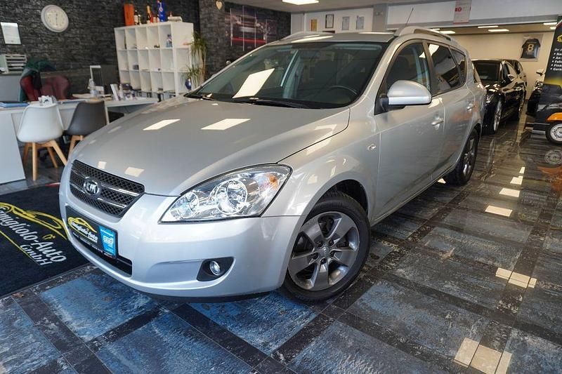 Gebraucht Kia Ceed 109 PS (80 kW) 2007 Silber Kleinwagen