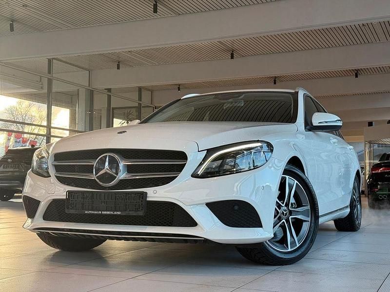 Gebraucht Mercedes C200 184 PS (135 kW) 2019 Weiß Kombi