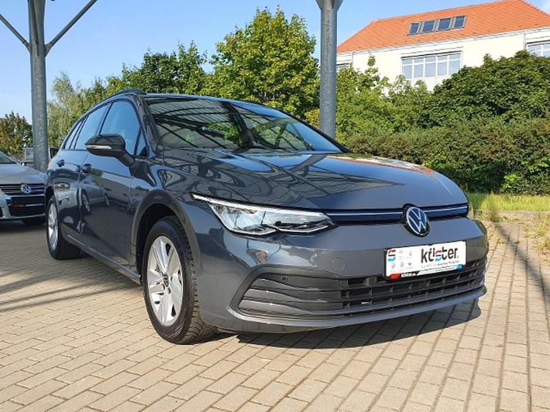 Gebraucht VW Golf VIII Life 131 PS (96 kW) 2023 Grau Kombi