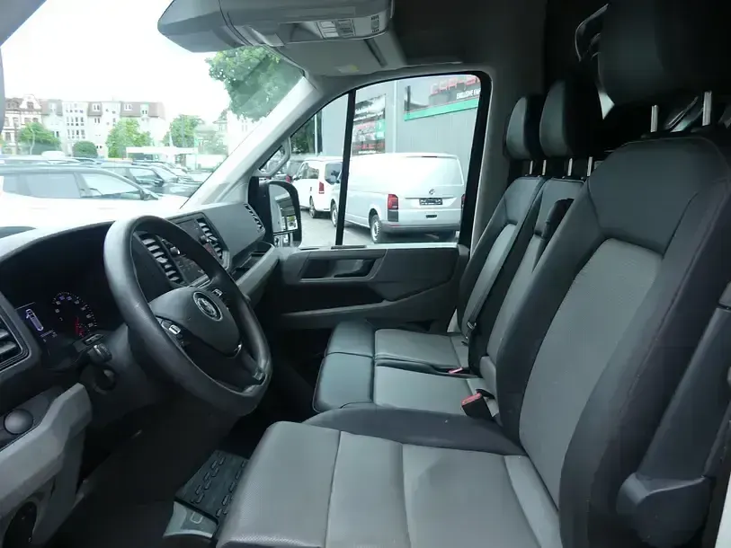 Używany VW Crafter 177 KM (130 kW) 2022 Czarny Van