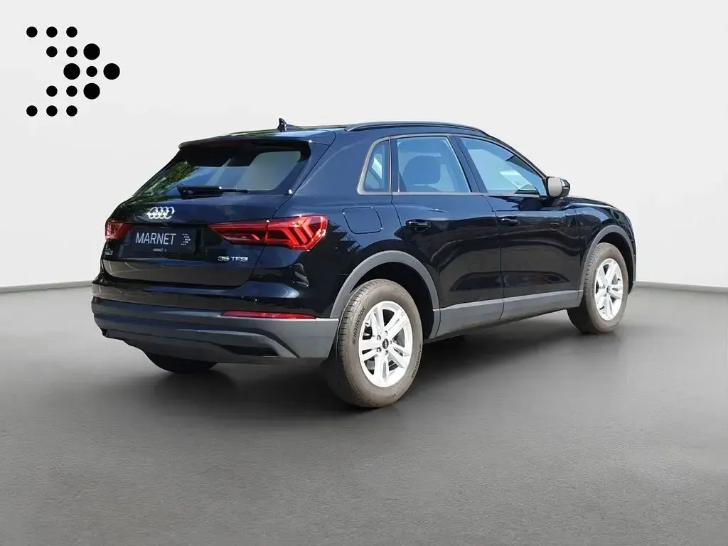 Gebraucht Audi Q3 Basis 150 PS (110 kW) 2023 Mythosschwarz metallic SUV
