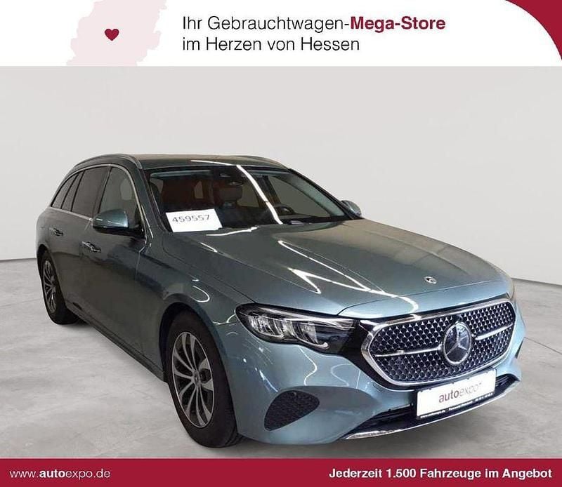 Blau Gebraucht 2025 Mercedes E220 Limousine | 47.989 € (Superpreis) - Bild 1/4