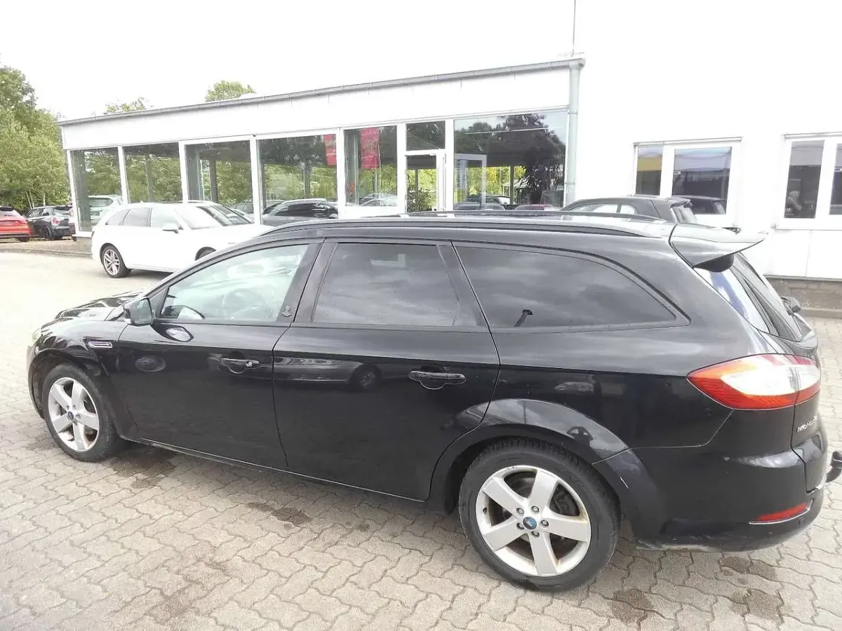 Gebraucht Ford Mondeo Champions Edition 140 PS (102 kW) 2012 Schwarz Kombi