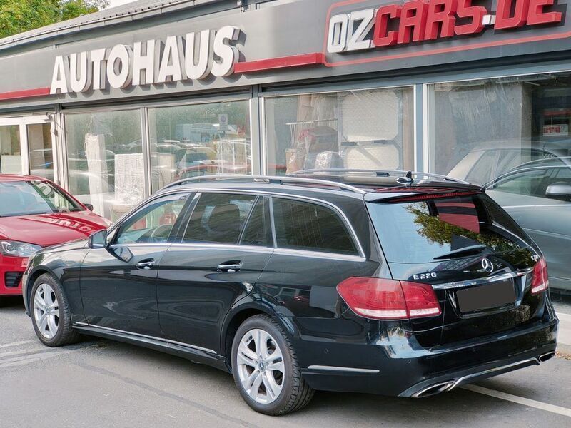 Gebraucht Mercedes E220 170 PS (125 kW) 2013 Schwarz Kombi