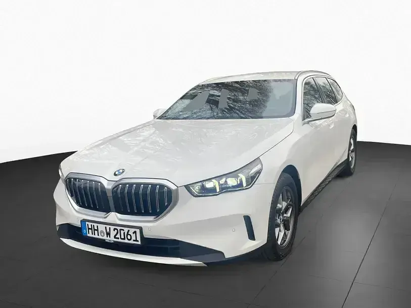 Gebraucht BMW 520 Comfort Edition 197 PS (144 kW) 2025 Alpinweiss (weiß) Kombi