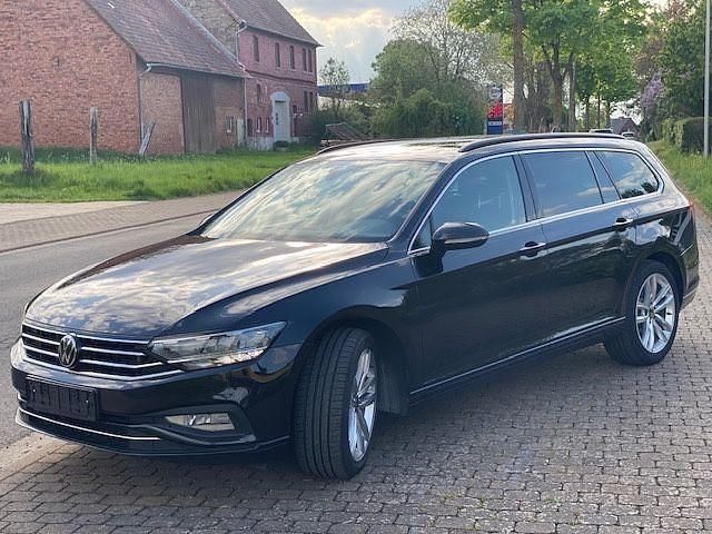 Schwarz Gebraucht 2022 VW Passat Business Kombi | 17.990 € (Guter Preis) - Bild 1/4