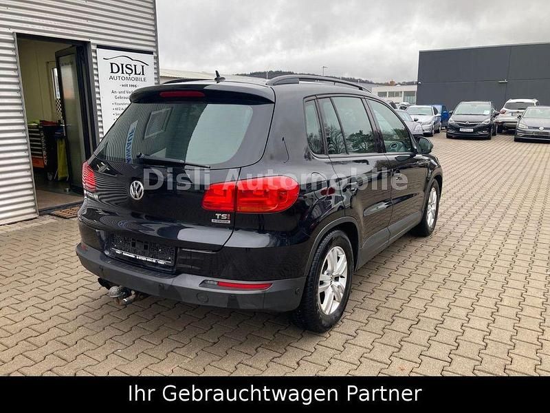 Gebraucht VW Tiguan Trendline 122 PS (89 kW) 2015 Schwarz SUV
