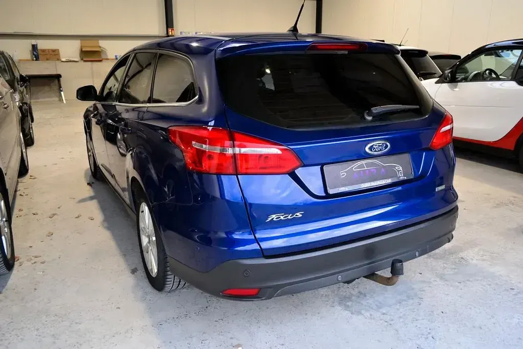 Usata Ford Focus Titanium 125 CV (91 kW) 2017 Blu Station wagon