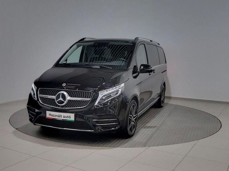 Schwarz Gebraucht 2022 Mercedes V220 Avantgarde Van / Kleinbus | 62.250 € (Teuer) - Bild 1/4