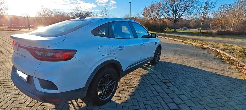 Weiß Gebraucht 2021 Renault Arkana Zen SUV | 17.900 € (Fairer Preis) - Bild 1/4