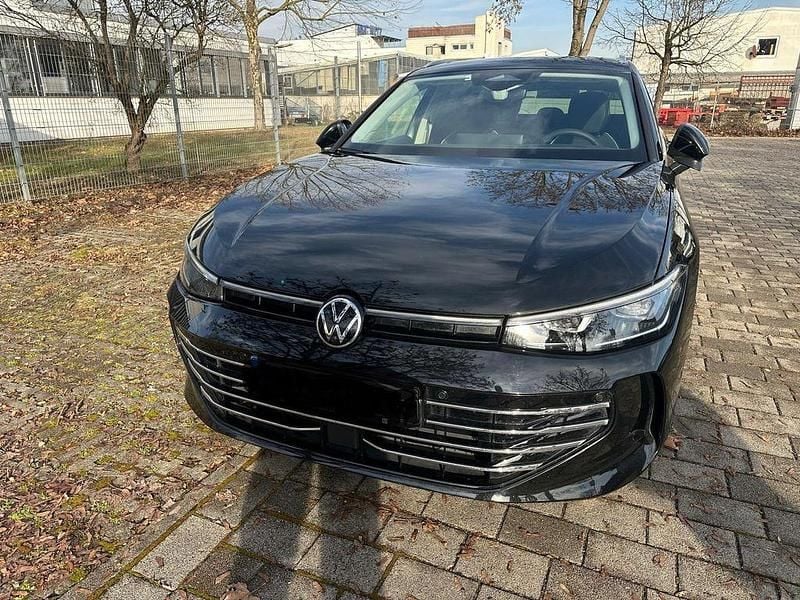 Gebraucht VW Passat Elegance 150 PS (110 kW) 2024 Schwarz Kombi