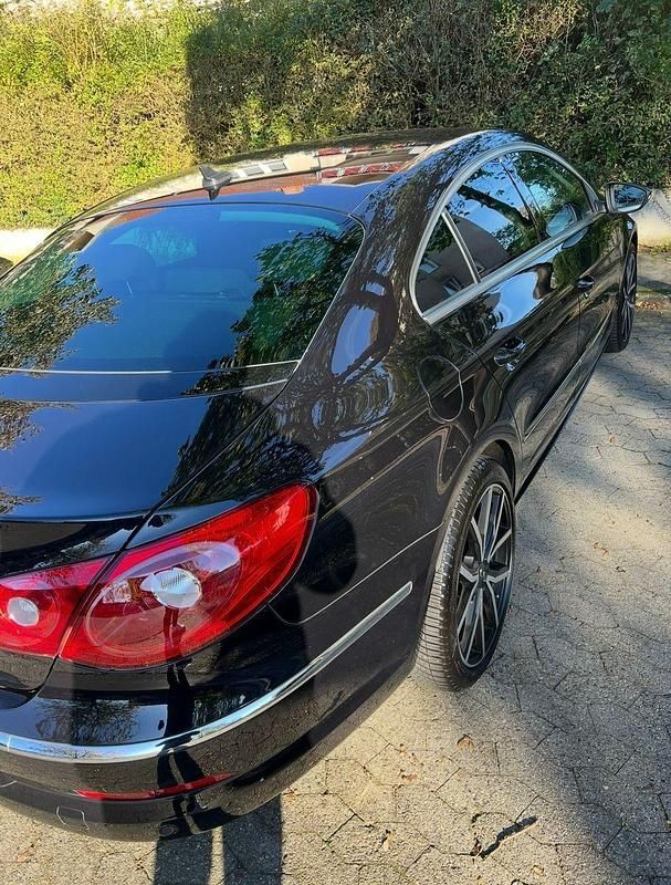 Gebraucht VW Passat 140 PS (102 kW) 2011 Schwarz Coupé