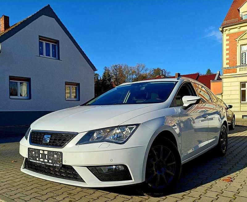 Weiß Gebraucht 2019 Seat Leon ST Style Kombi | 13.777 € (Teuer) - Bild 1/4