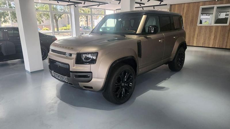 Braun Neu 2025 Land Rover Defender SUV | 168.950 € - Bild 1/4