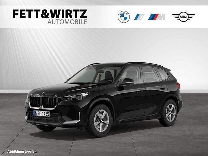 Saphirschwarz metallic Gebraucht 2024 BMW X1 Shadowline SUV | 39.800 € (Fairer Preis) - Bild 1/3