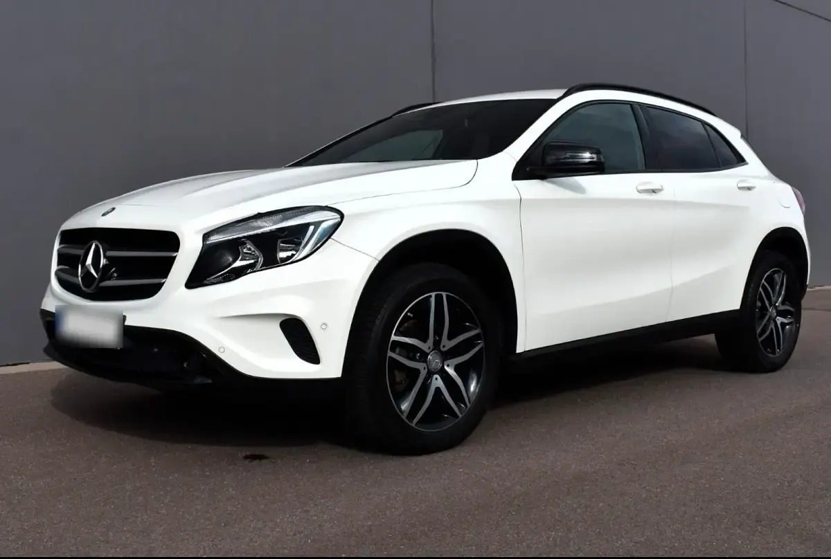 Gebraucht Mercedes GLA220 170 PS (125 kW) 2017 Weiß SUV