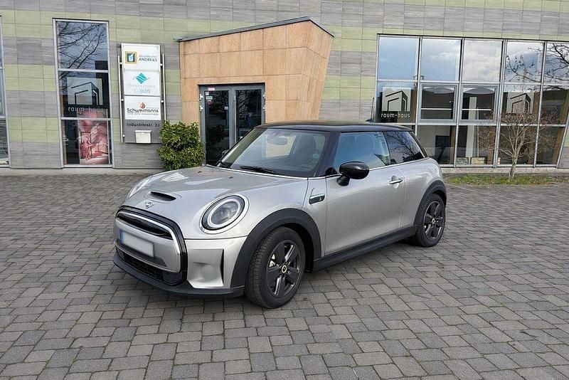 Gebraucht Mini Cooper SE Essential 135 kW (184 PS) 2022 Silber Kleinwagen