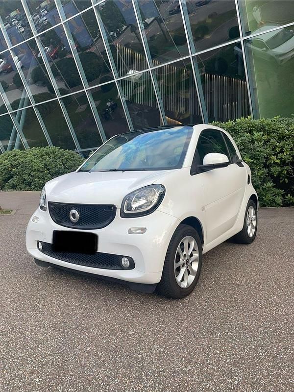 Schwarz Gebraucht 2018 Smart ForTwo Coupé Passion Coupé | 8.100 € (Fairer Preis) - Bild 1/4