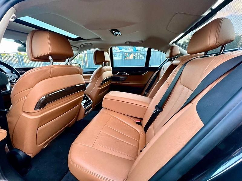 Second-hand BMW 740 Performance 326 CP (239 kW) 2018 Gri Berlinǎ