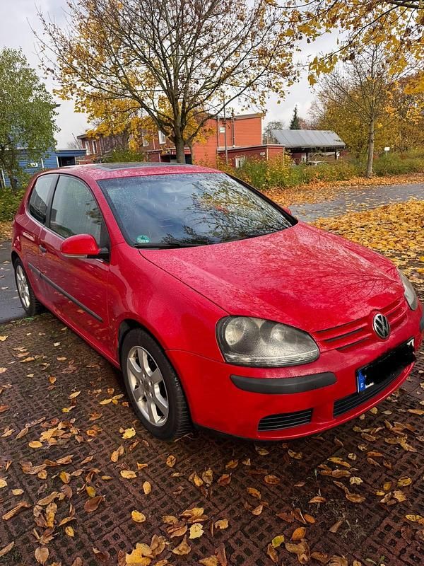 Rot Gebraucht 2005 VW Golf V Kleinwagen | 2.500 € (Fairer Preis) - Bild 1/4