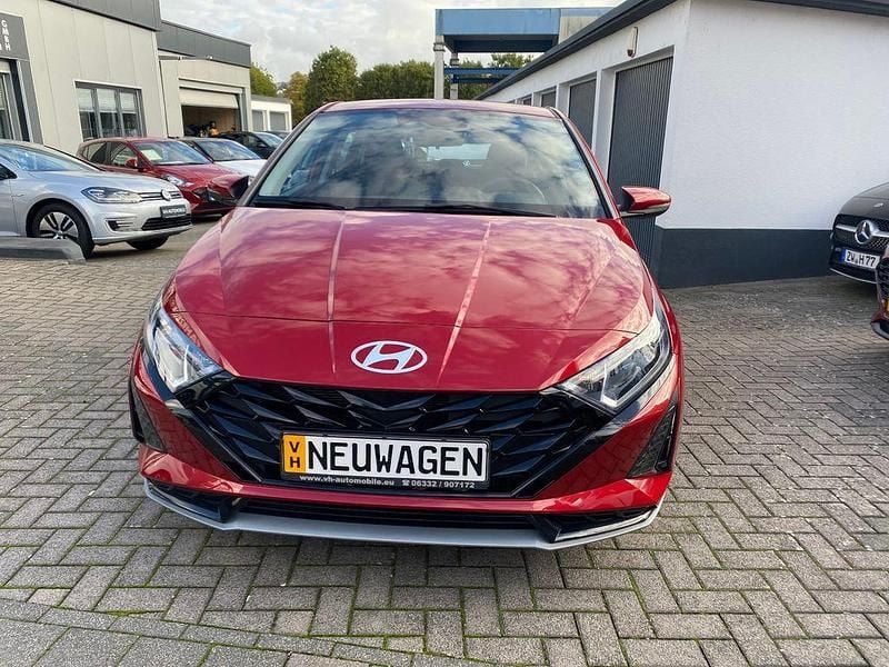 Gebraucht Hyundai i20 101 PS (74 kW) 2025 Rot Kleinwagen