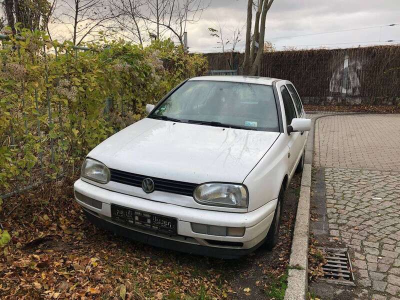Weiß Gebraucht 1997 VW Golf III Limousine | 700 € (Superpreis) - Bild 1/4