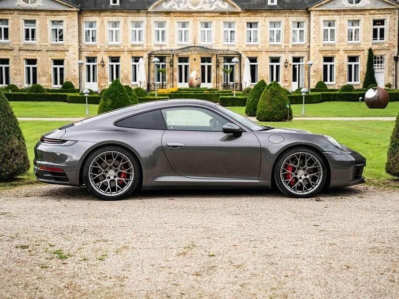 Grau Gebraucht 2020 Porsche 911 Carrera 4S Coupé | 116.940 € (Superpreis) - Bild 1/4