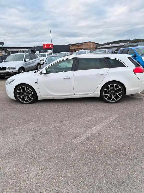 Gebraucht Opel Insignia OPC 325 PS (239 kW) 2013 Weiß Kombi