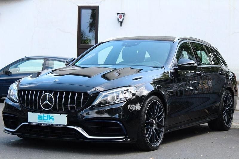 Obsidianschwarz metalliclack Gebraucht 2019 Mercedes C63 AMG AMG Kombi | 45.850 € (Fairer Preis) - Bild 1/2