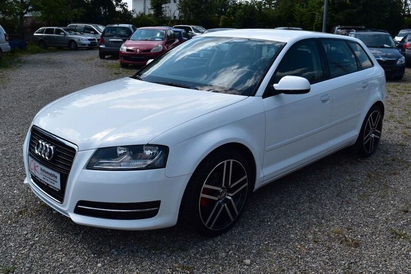Gebraucht Audi A3 Attraction 102 PS (75 kW) 2010 Weiß Limousine
