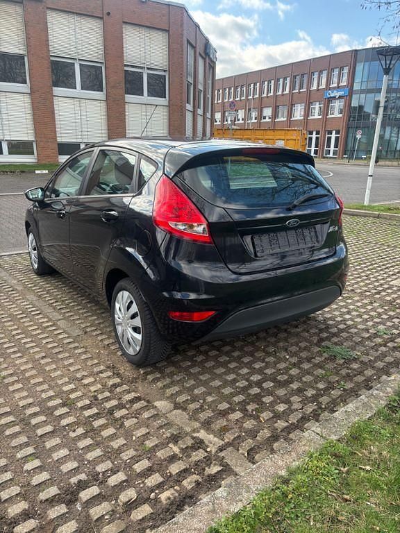 Gebraucht Ford Fiesta Trend 82 PS (60 kW) 2011 Schwarz Kleinwagen