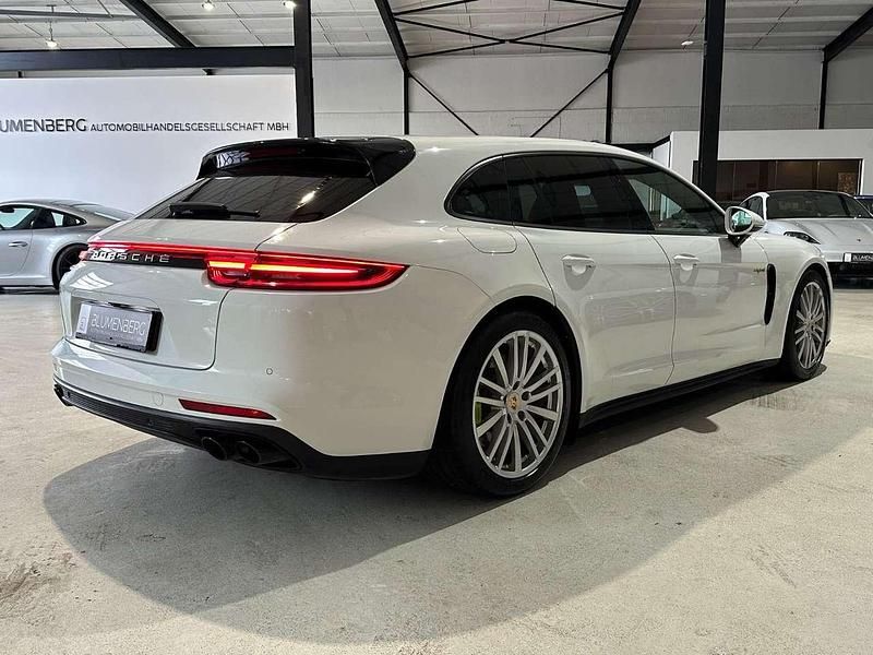 Gebraucht Porsche Panamera Sport Turismo 462 PS (339 kW) 2018 Pure white/weiss Kombi