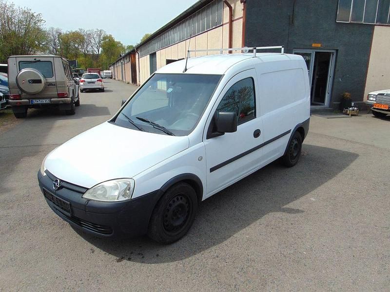 Second-hand Opel Combo 69 CP (50 kW) 2007 Alb Monovolum