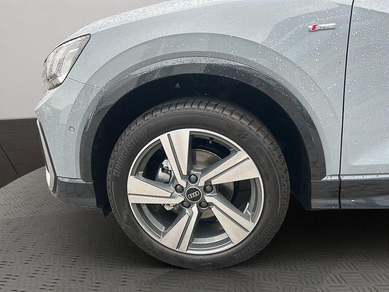 Neu Audi Q2 S-Line 150 PS (110 kW) 2026 Grau SUV