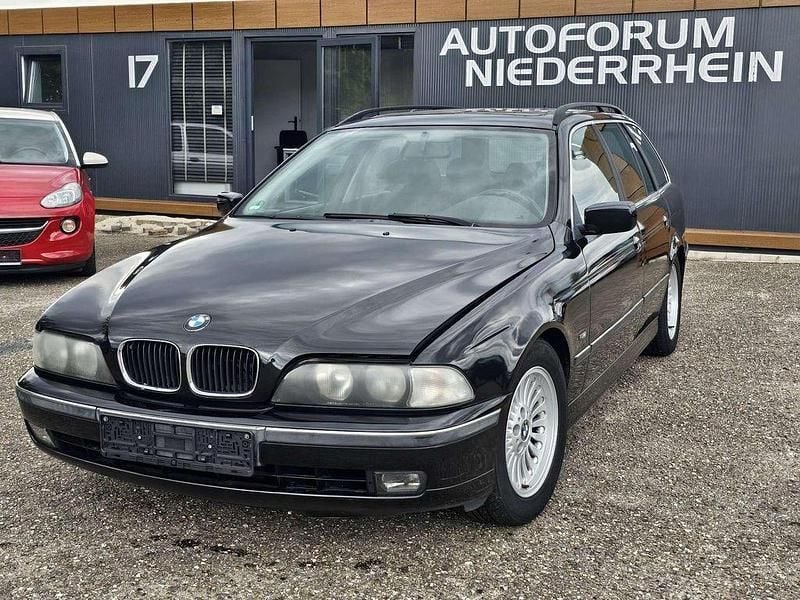 Gebraucht BMW 523 170 PS (125 kW) 2000 Schwarz Kombi