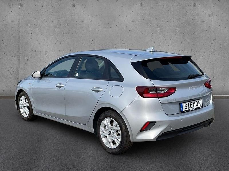 Gebraucht Kia Ceed Edition 7 101 PS (74 kW) 2023 Silber Kleinwagen