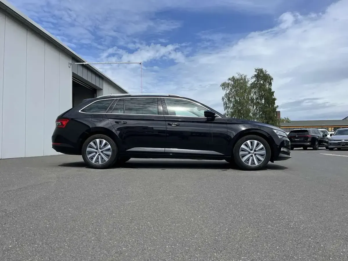 Gebraucht Skoda Superb Style 150 PS (110 kW) 2021 Schwarz Kombi