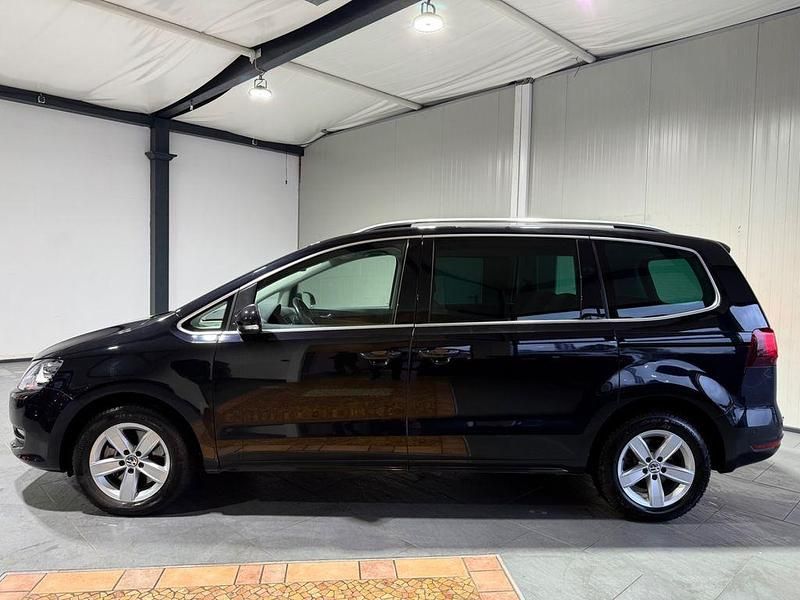 Gebraucht VW Sharan Highline 150 PS (110 kW) 2021 Schwarz Van / Kleinbus