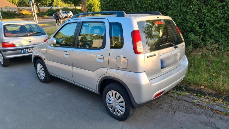 Silber Gebraucht 2002 Suzuki Ignis Kleinwagen | 950 € (Fairer Preis) - Bild 1/4