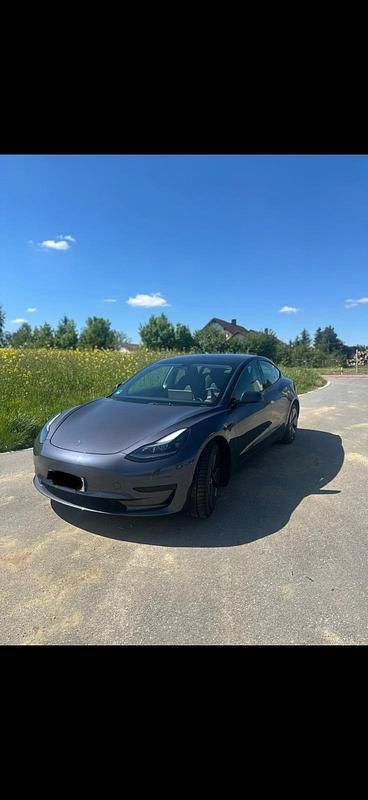 Gebraucht 2022 Tesla Model 3 Standard Range Plus Limousine | 26.900 € (Superpreis) - Bild 1/4