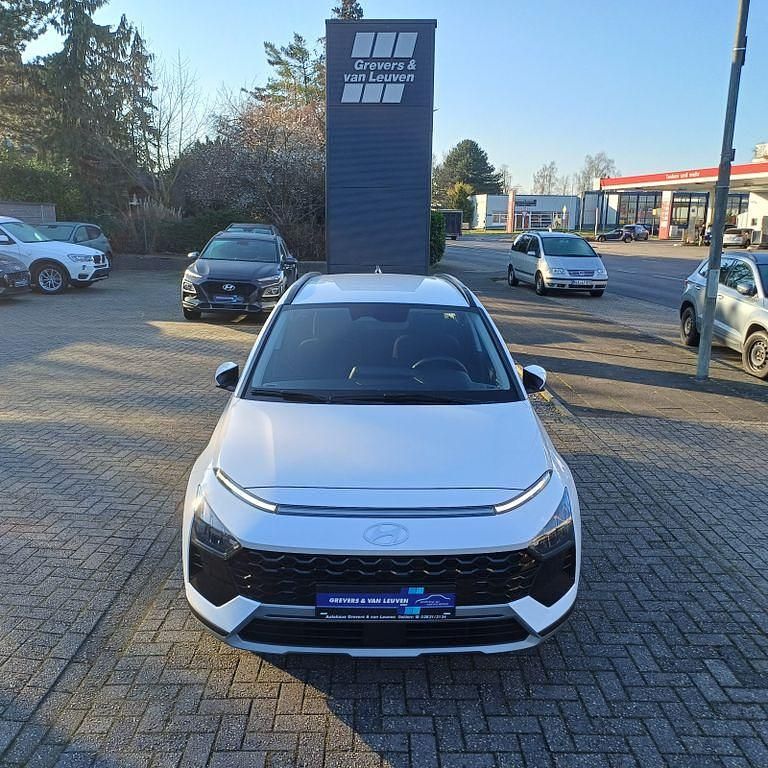Gebraucht Hyundai Bayon Trend 101 PS (74 kW) 2024 Weiß SUV