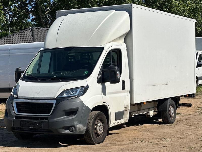 Weiß Gebraucht 2017 Peugeot Boxer Van | 11.990 € (Teuer) - Bild 1/4