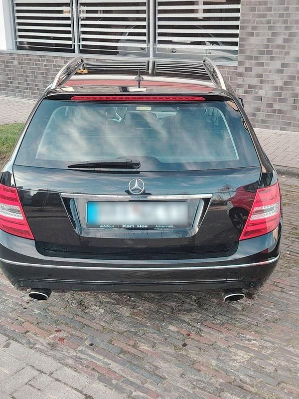 Gebraucht Mercedes C300 231 PS (169 kW) 2011 Schwarz Kombi